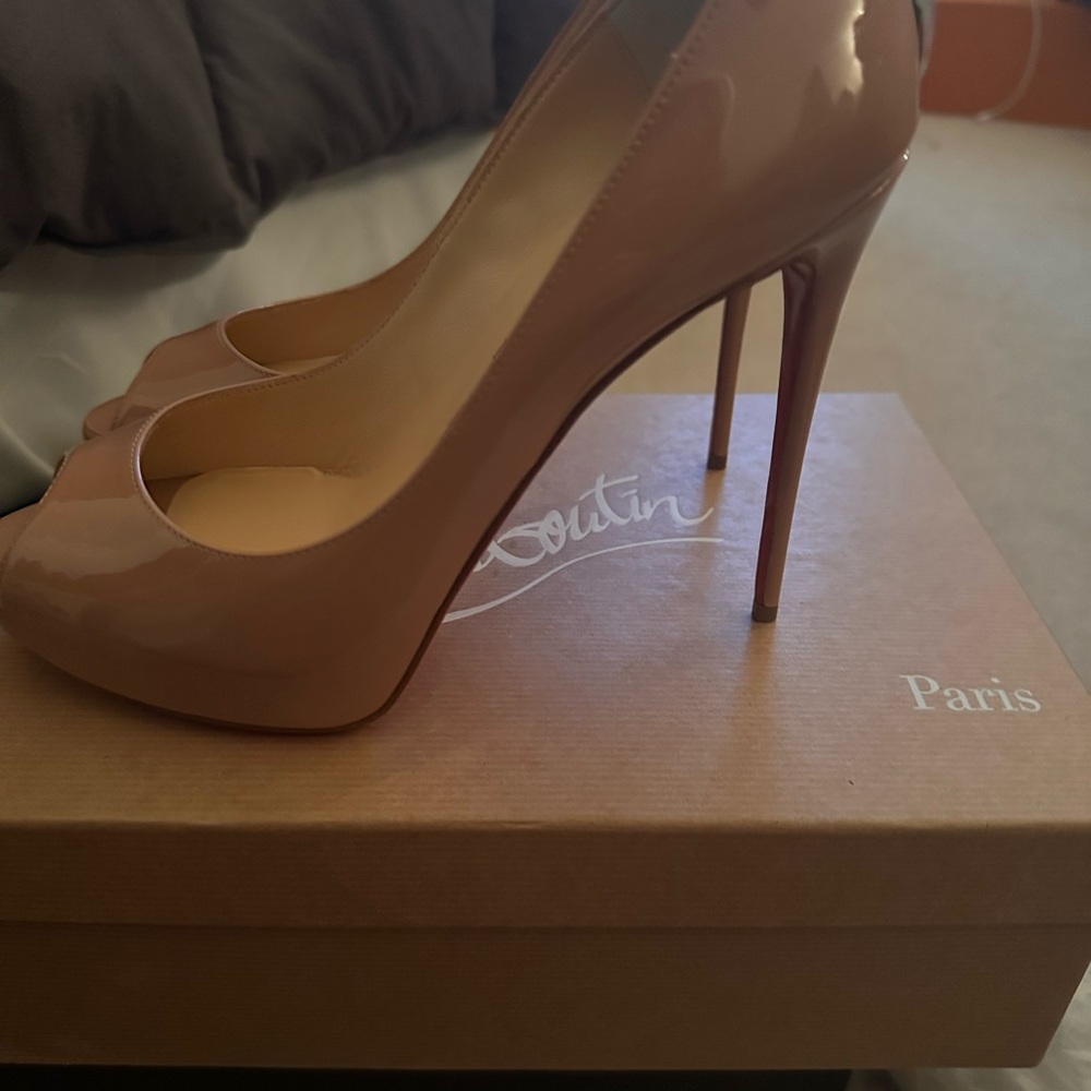 Brand new Christian Louboutin very privè 120 mm heel beige patent leather